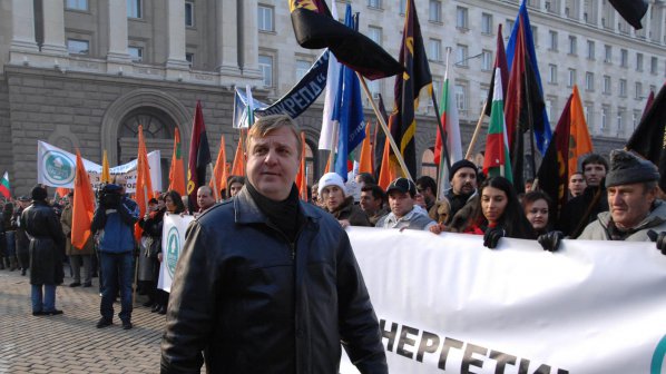 ВМРО предложи коалиция на Волен Сидеров