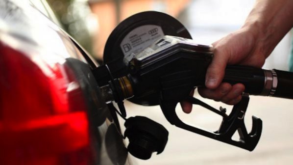 Цените на бензина не падат, въпреки обещанията