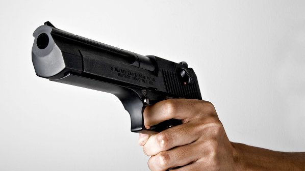 Изтрещял размахва пистолет срещу кортежа на Цветан Цветанов (снимки)