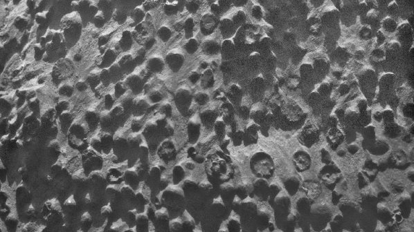 Странни топчета на Марс поставиха в шах учените