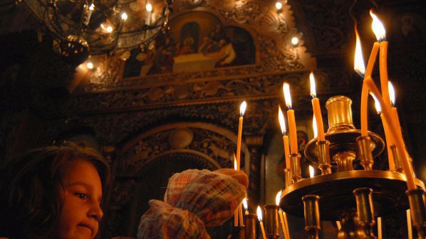 Мощите на петима светци и частица от Светия кръст в Сливенград