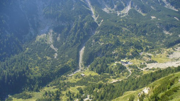 Планински спасители издирват туристка в Пирин