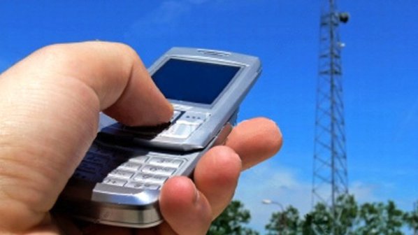 Мобилни оператори все още начисляват ДДС върху дарителските SMS-и