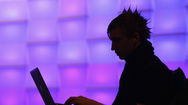 Великобритания набира кибербойци