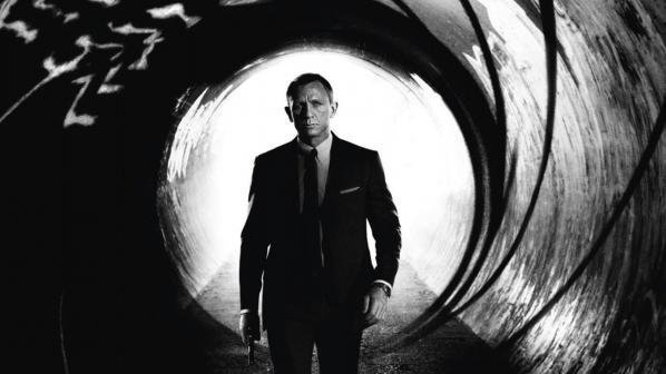 Агент 007 излиза солено на британците