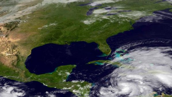 Ураганът Санди се формира и заплашва Ямайка, Куба и Бахамските острови