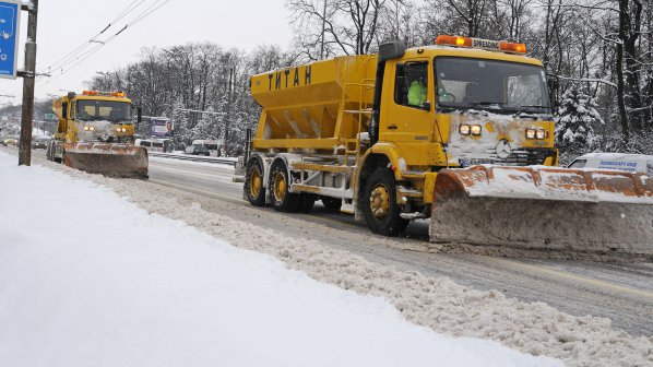 180 снегорина чистят в София