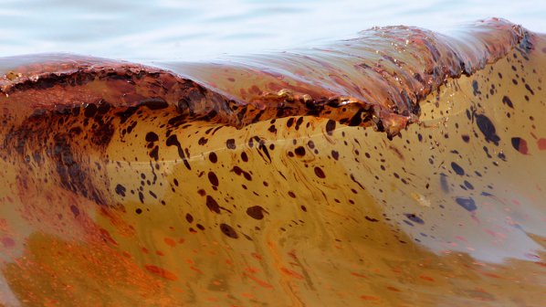 BP плаща рекордна глоба за петролния разлив в Мексиканския залив