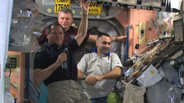Астронавти в Космоса ще пируват на Деня на благодарността