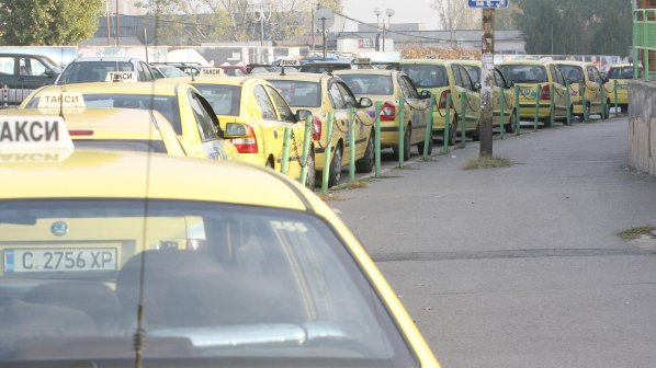 Такситата в София искат спирките за стоянки