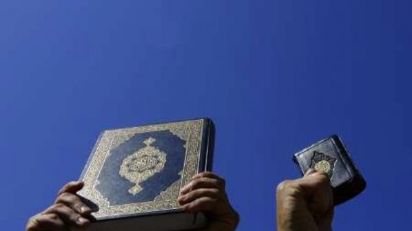 Бивш свещеник прие исляма, мюсюлманите обявиха християните за заблудени