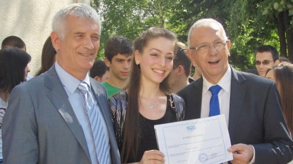 Плевенска ученичка първа в международен конкурс с десетки хиляди участници