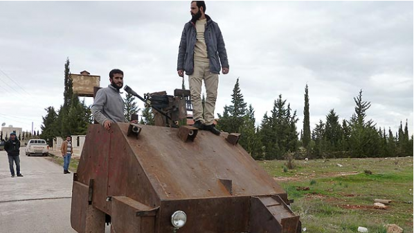 Сирийски бунтовници атакуват Асад с танк тип &quot;направи си сам&quot; (снимки+видео)