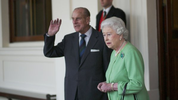 Елизабет II участва за първи път в заседание на правителството