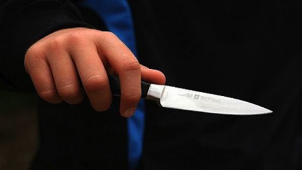 Малолетен намушка 22-годишен мъж в Бургас