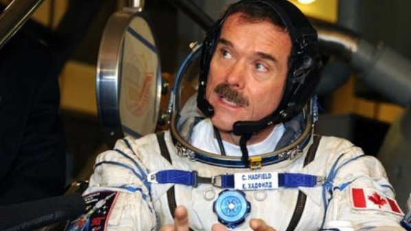 Астронавт се обърна с послание за мир от космоса