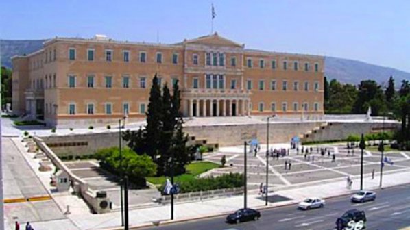 Гръцкият парламент одобри нови данъчни промени