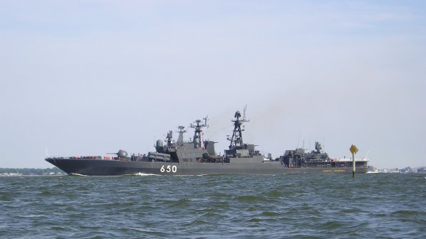Руски бойни кораби се стягат за военно учение