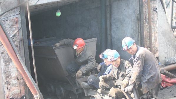9 миньори загинаха в Китай