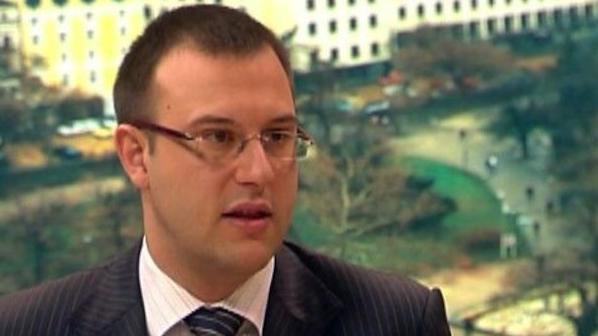 Димитър Стоянов ще предложи спирането на еврофондовете за Македония