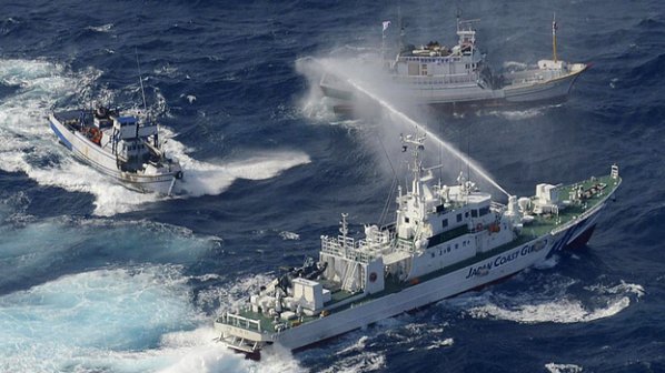 Китайски кораби навлязоха в японски териториални води