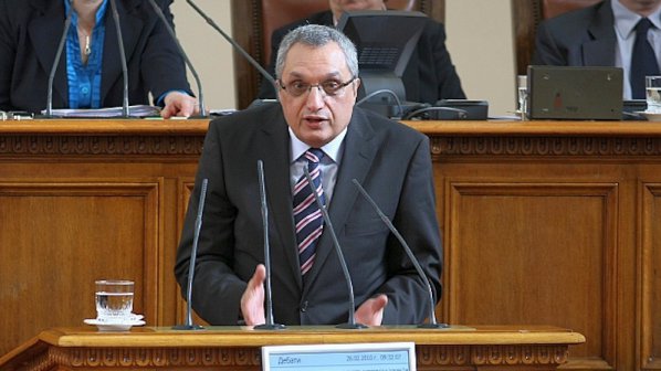 Костов: В парламента не ми е забавно