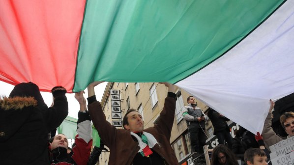 България въстана! Хиляди поискаха оставката на Борисов (обновена + снимки + видео)