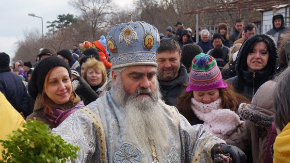 Дядо Кирил призова протестите да протичат цивилизовано