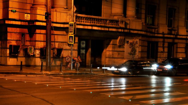 Мъж се самозапали на пешеходна пътека