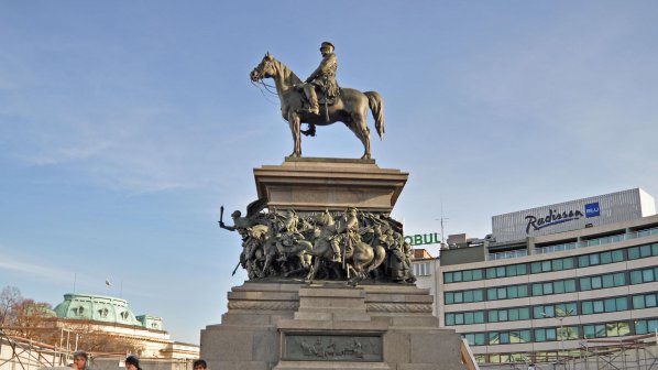 Отлагат откриването на реставрирания паметник Цар Освободител за след 12 май