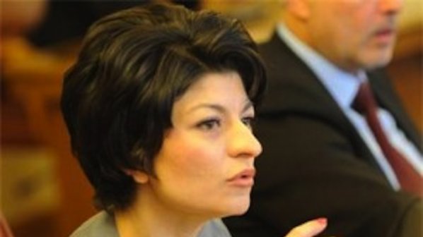 Десислава Атанасова: Задълженията към болниците за януари са изплатени на 100%