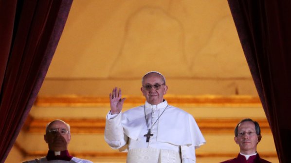 Папа Франциск за пръв път се обърна към вярващите и в &quot;Туитър&quot;
