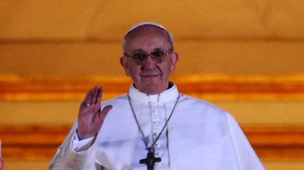 Разгневени родители разделили папата с тийнейджърската му любов