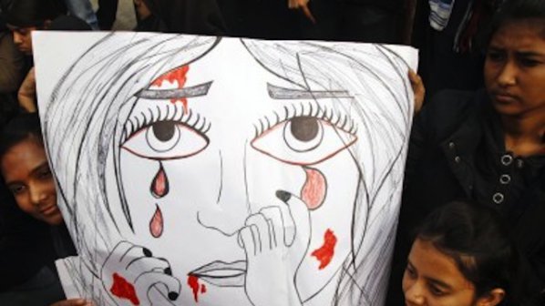 Туристка изнасилена групово пред съпруга си в Индия