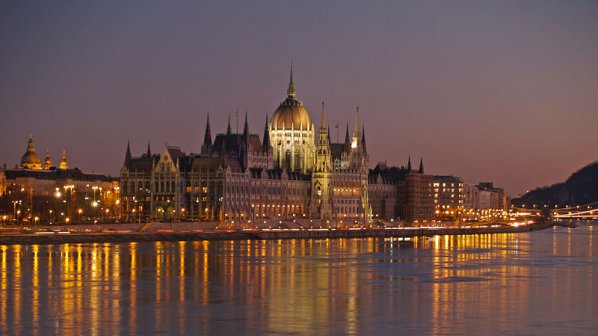 Унгария гласува поправки в конституцията си