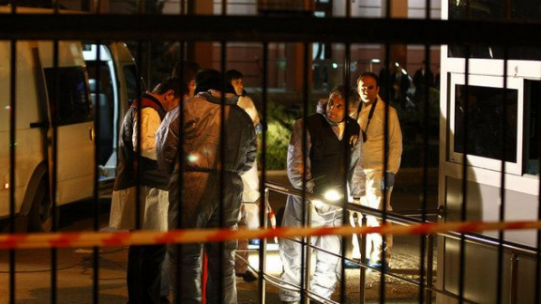 Бомба избухнала до правителствени сгради в Истанбул