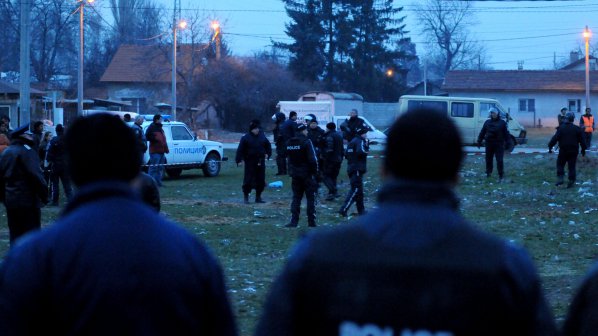 Бивш военен разстреля двама цигани в София и се гръмна (снимки 18+)
