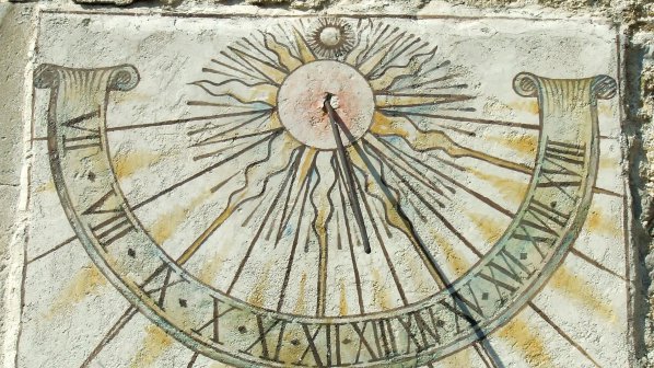 Откриха един от най-древните слънчеви часовници (снимка)