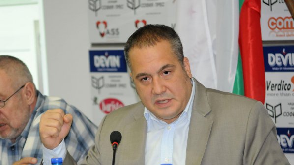 Слави Бинев събрал 30 000 подписа за изборите за по-малко от ден