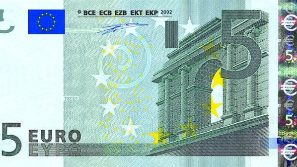 Еврото достигна 4-месечно дъно