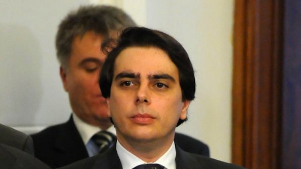 МИЕТ: Асен Василев не е преставал да бъде български гражданин
