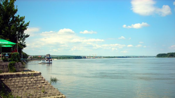 Проверяват дигите по река Дунав