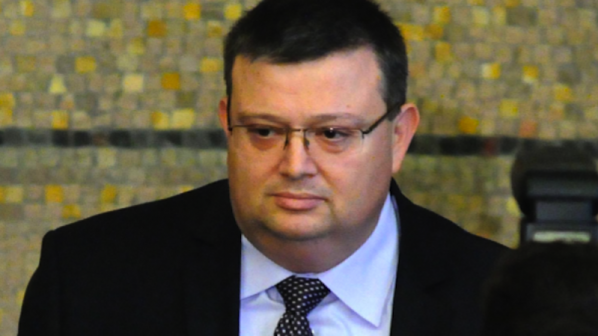 БХК: Цацаров да публикува пълния доклад за проверката в МВР
