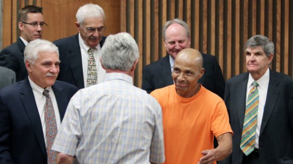 Мъж бе оправдан след 42 години прекарани зад решетките