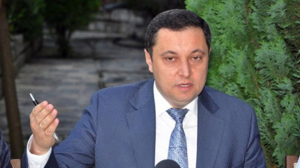 Яне Янев: Незаконните имоти на политиците във Варна се оценяват между 2 и 5 млрд. лв.