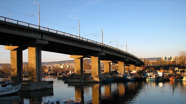 42 - годишен мъж се самоуби от Аспаруховия мост