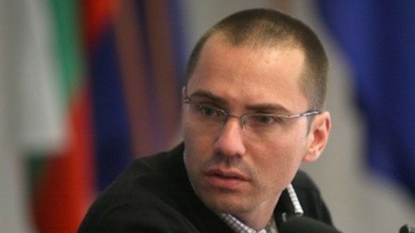 ВМРО нападна Николай Младенов