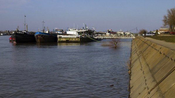 Нивото на Дунав при Лом остава високо - 803 сантиметра