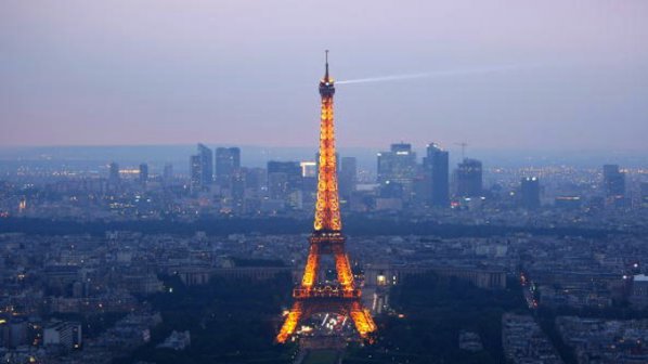 Охраняват забележителностите в Париж заради наши джебчии и просяци