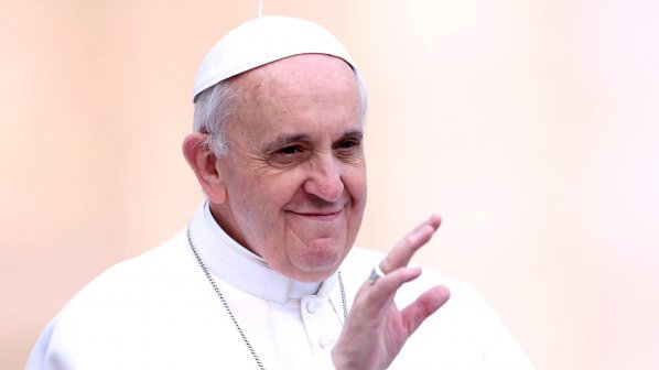 Папата остави Ватикана без бонуси